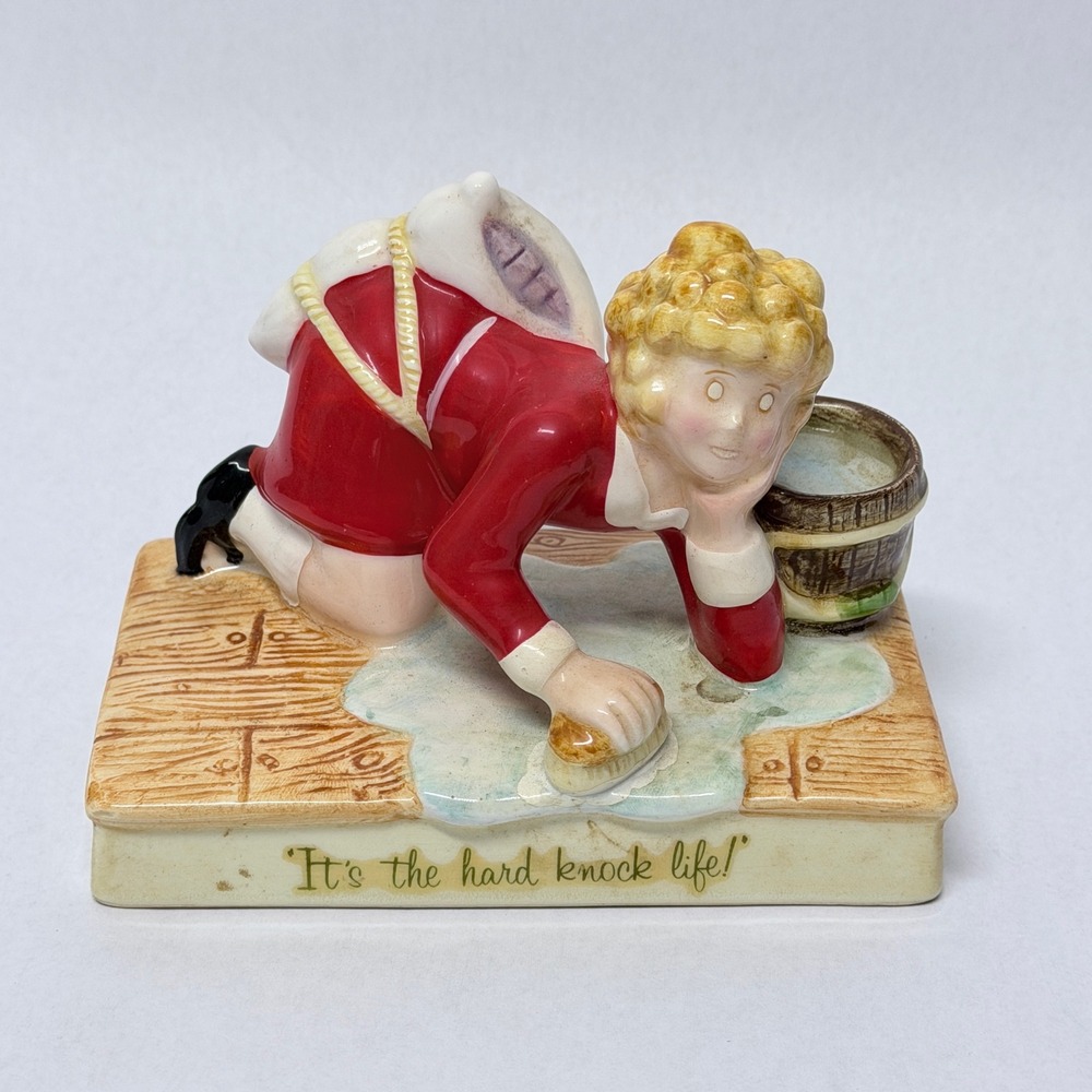 Vintage 1982 Annie It's the Hard Knock Life Ceramic Figurine Applause  Japan